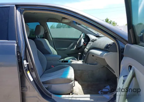 2011 Toyota Camry Le z USA, uszkodzony, nr VIN 4T1BF3EKXBU167542